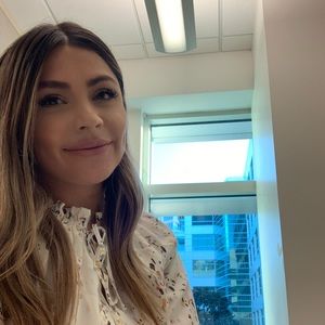 Meet your Posher, Laura